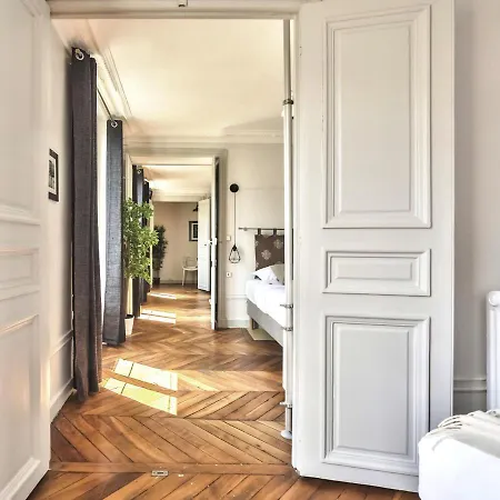 Saint-lazare - Spacious Flat - 830 דירה פריז