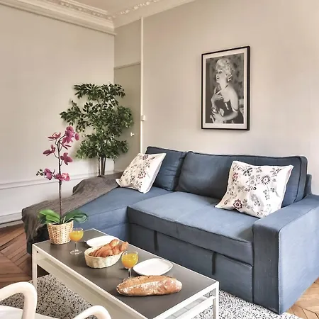 Saint-lazare - Spacious Flat - 830 * Parijs